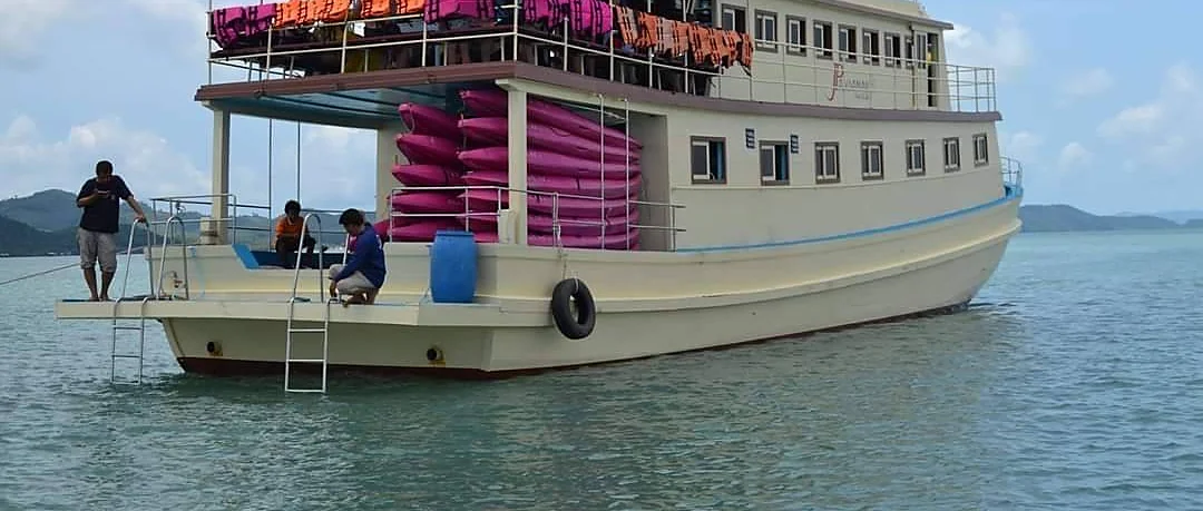James Bond Island (Big Boat) + Sea Canoe + Lunch on Board - (No National Park Fee) + SIC Transfer (Patong area)