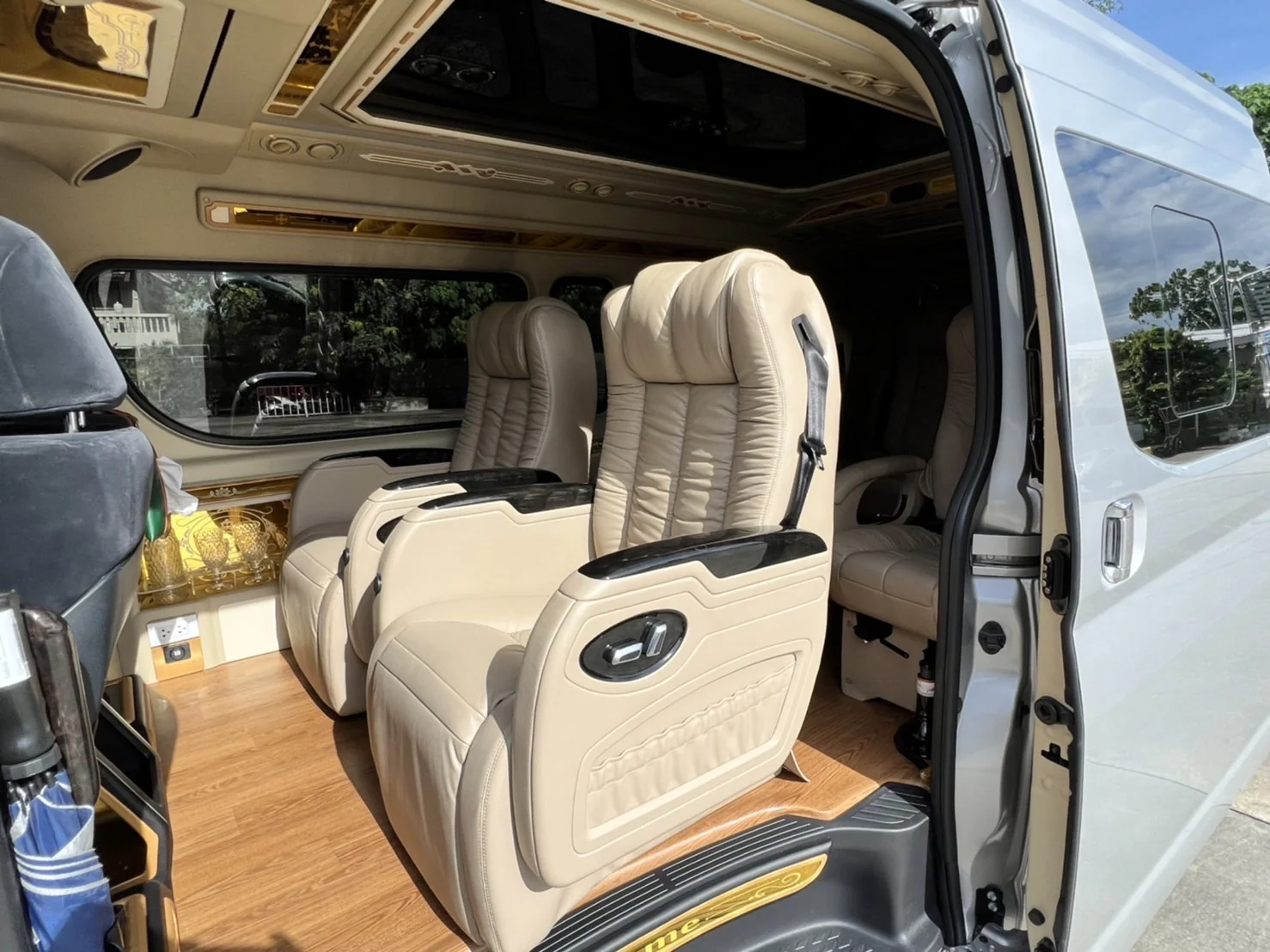 Phuket Airport - Phuket Hotel - (VIP 8 Seats Van)   — image 4