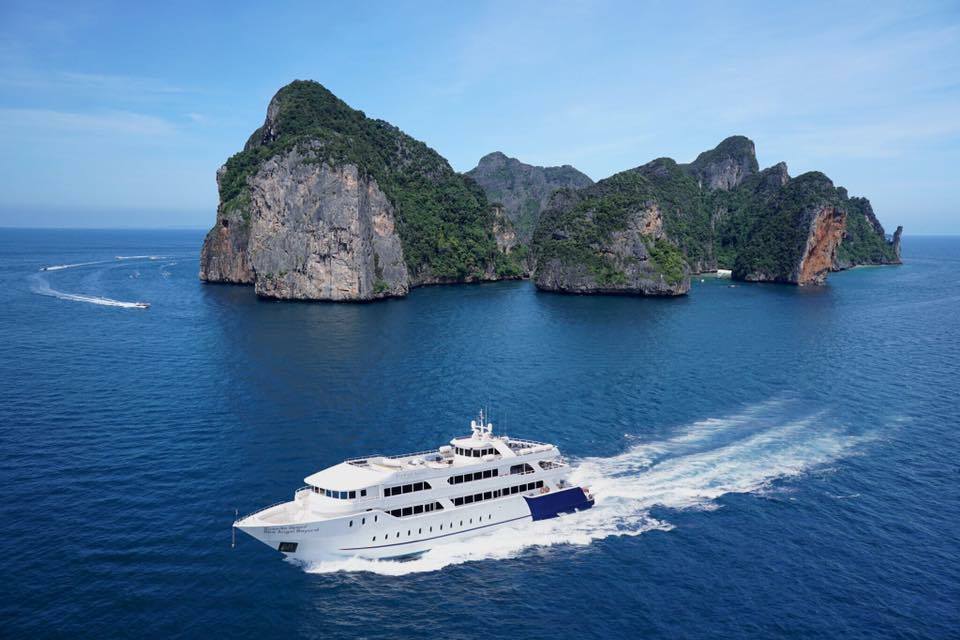 Phi Phi Island Tour (Big Boat) + Lunch + SIC Transfer (Economy Seat) - (Exclude National Park Fee)