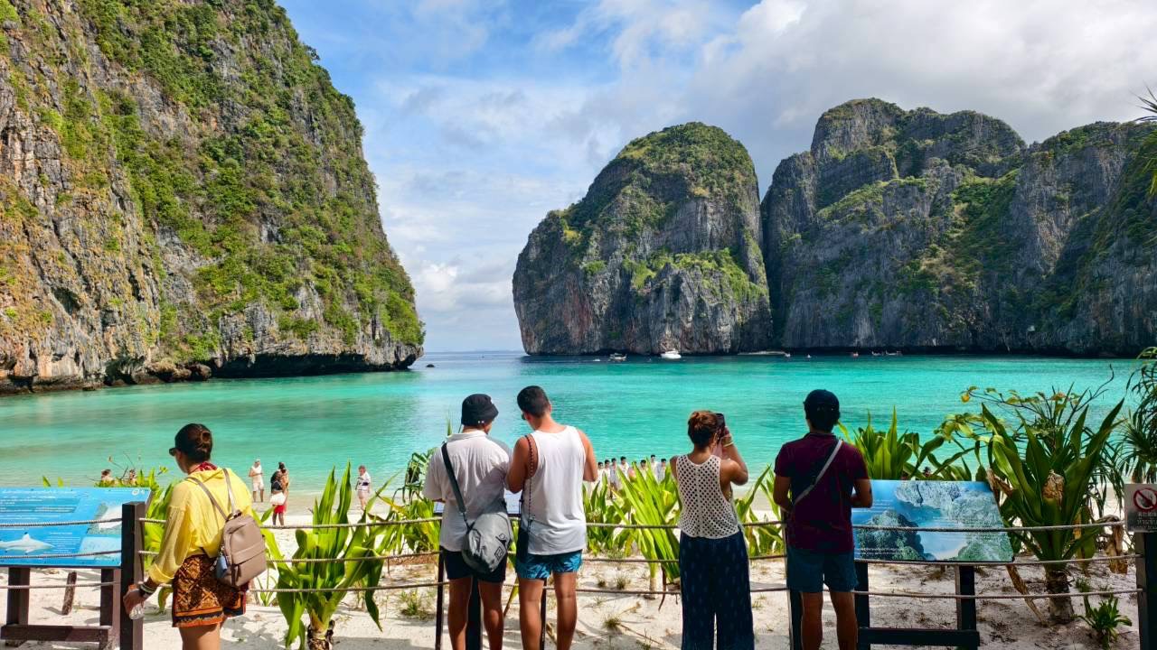 Phi Phi Island + Maya Bay + Khai Island Tour (by Speed Boat) + Thai Buffet Lunch + SIC Trsf (Included National Park Fee)