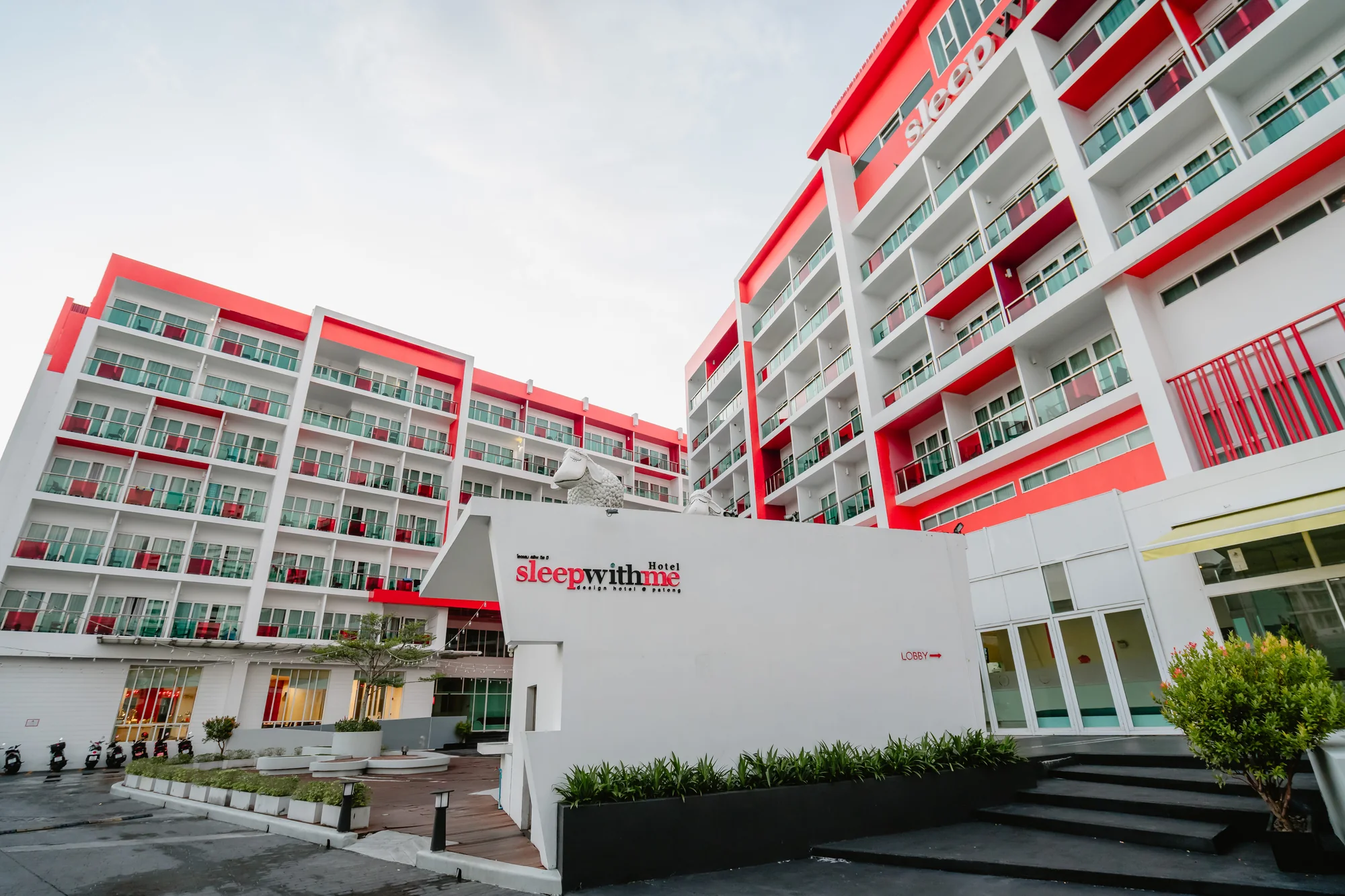 SLEEP WITH ME HOTEL Design Hotel @ Patong — photo 4